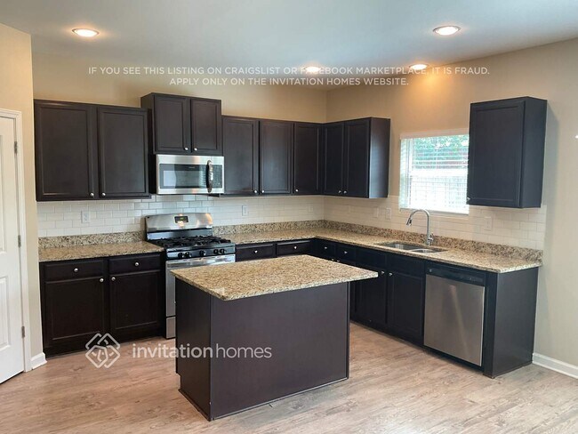 Building Photo - 729 Emporia Loop