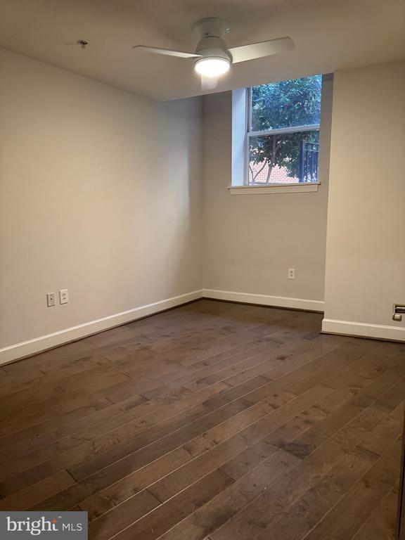 Building Photo - 413 Stuart Cir