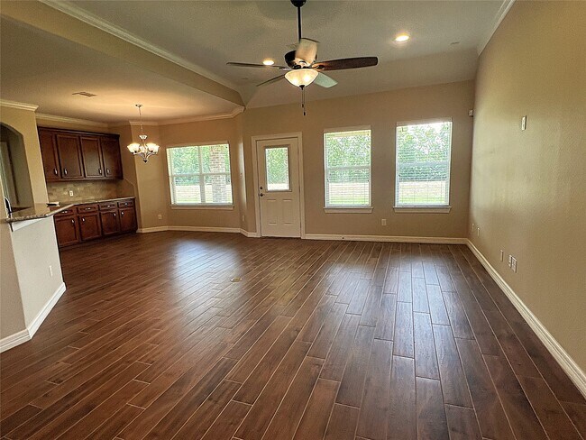 Building Photo - 9723 Highland Pointe Dr