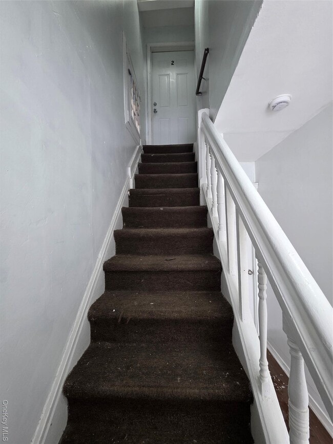 Building Photo - 190 Winnikee Ave