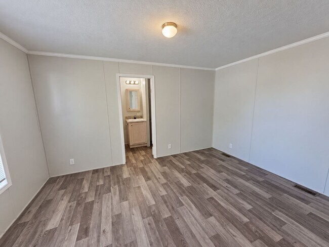 Building Photo - 16 Cardinal Hill Dr