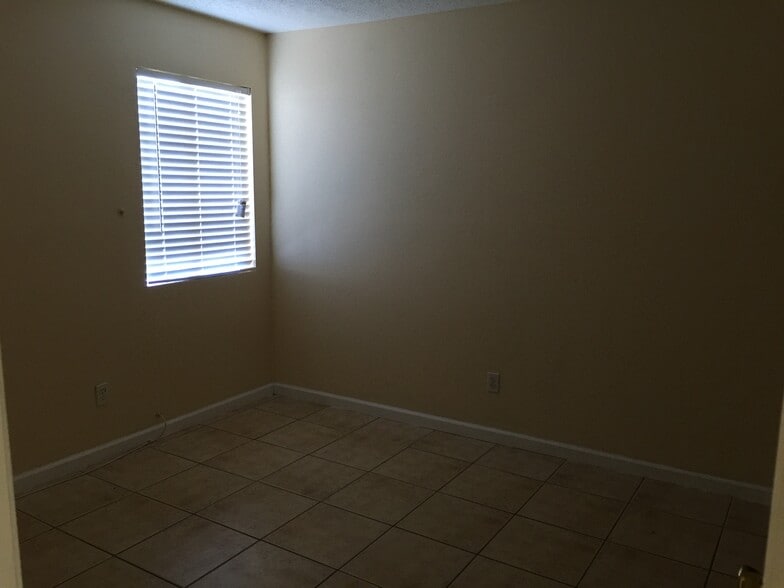 Building Photo - 5648 Meikle Ln