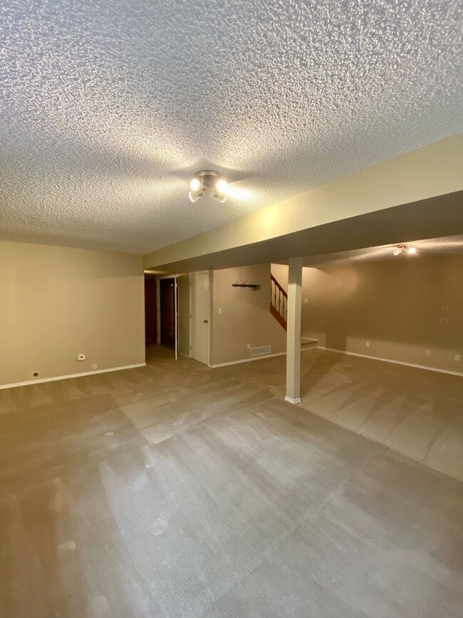 Building Photo - 4 Bedrooms on Corner Lot in 80920!  Dog Friendly!