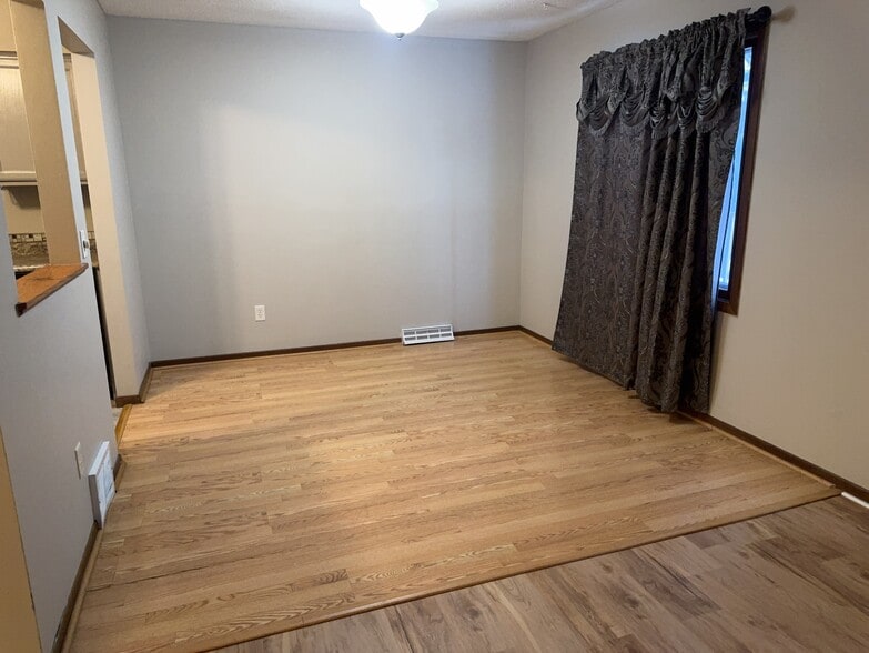 Building Photo - 11898 Tulip St NW