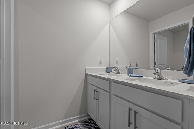 Building Photo - 2120 Wild Rdg Dr