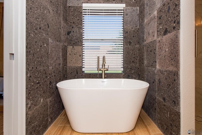 Building Photo - 3484 W 14th St