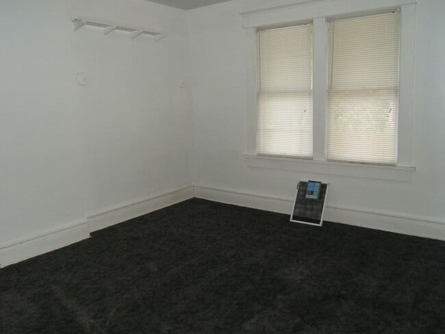Building Photo - 233 E 18th Ave