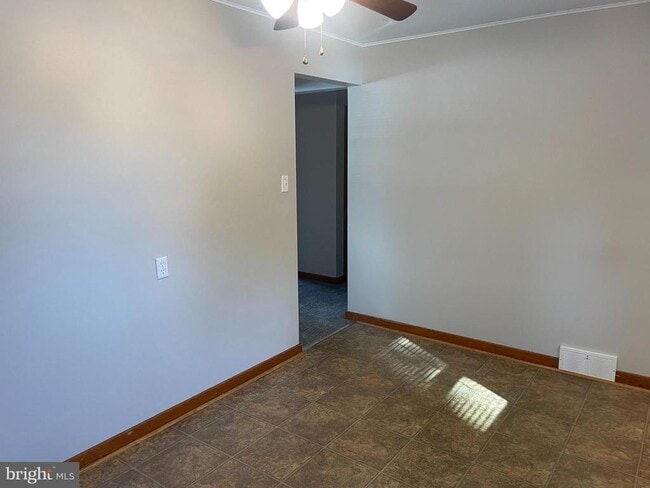 Building Photo - 5017 Mauretania Ave