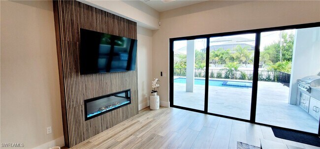 Building Photo - 511 91st Ave N