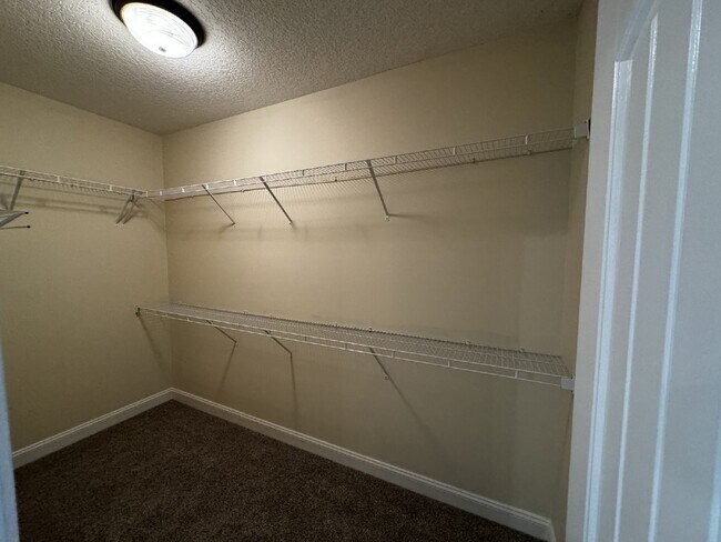 Building Photo - House for Rent