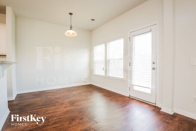 Building Photo - 210 Firewheel Ct