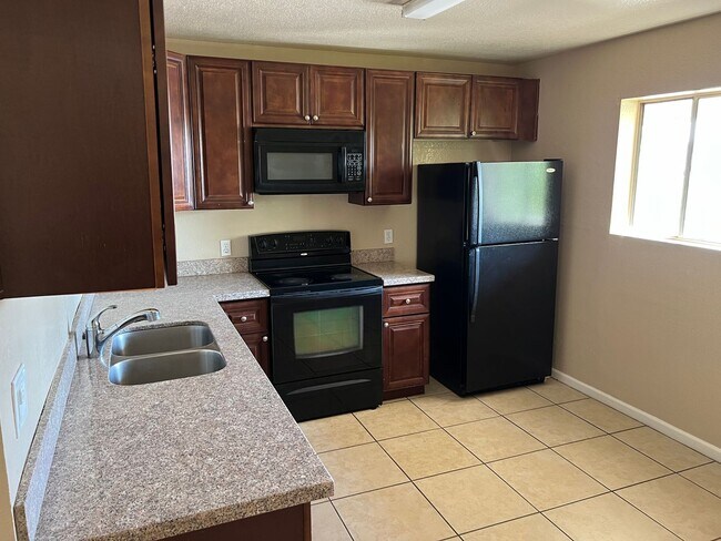 Building Photo - A580