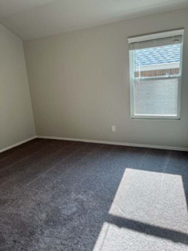 Building Photo - BRAND NEW HOME!