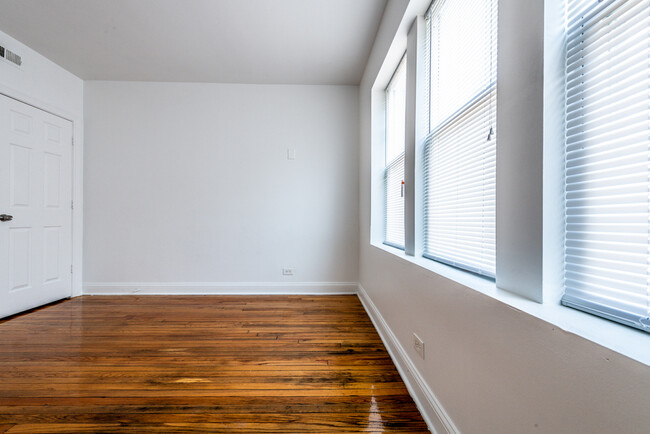 Bedroom - 6104 S Campbell Ave