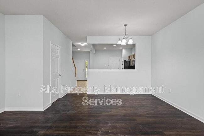 Building Photo - 6881 Woody Vine Dr