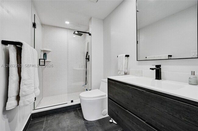 Building Photo - 20281 E Country Club Dr