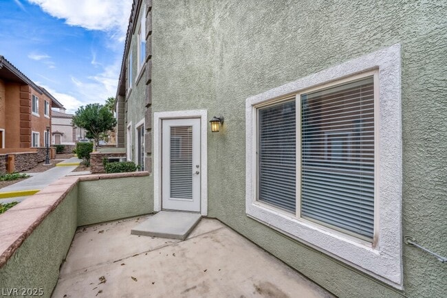 Building Photo - 10443 Alpine Edge Ave