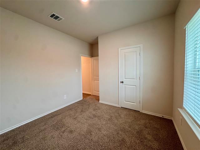 Building Photo - 3917 Oakcrest Ln