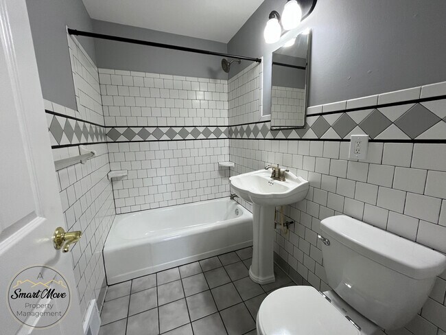 Building Photo - 22507 Sharrow Ave