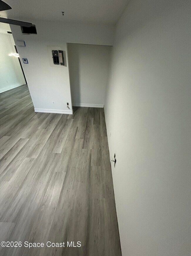 Building Photo - 7801 Maplewood Dr