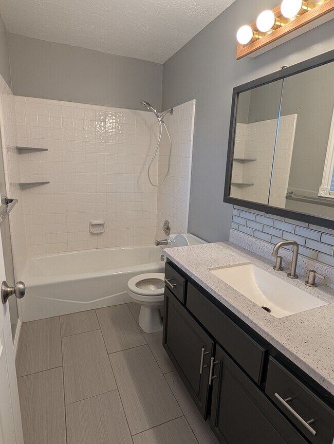 Building Photo - Great home in an amazing location!!