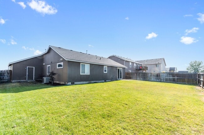Building Photo - Single Family Home In Airway Heights!!