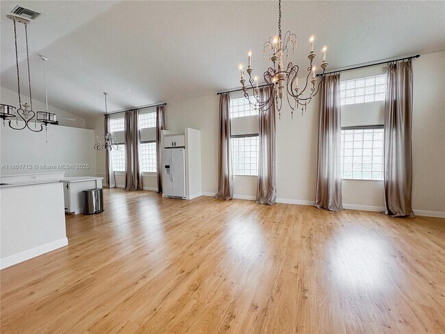 Building Photo - 9080 Villa Portofino Cir