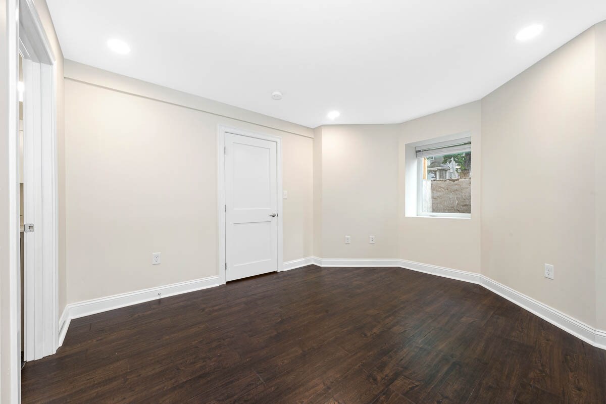 Building Photo - 77 Winchester St