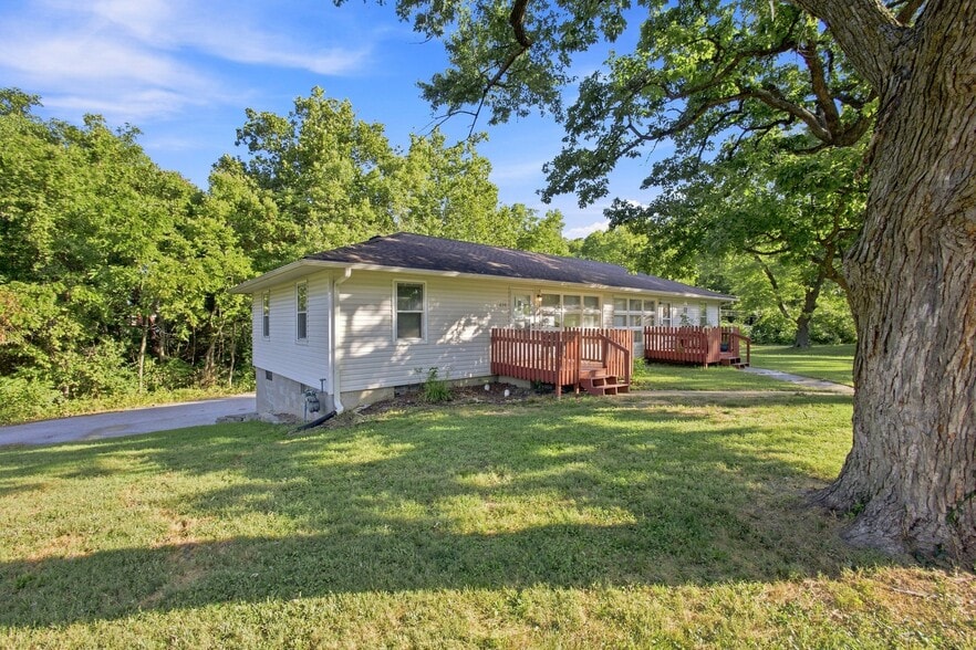 Building Photo - 630 NE 90th St