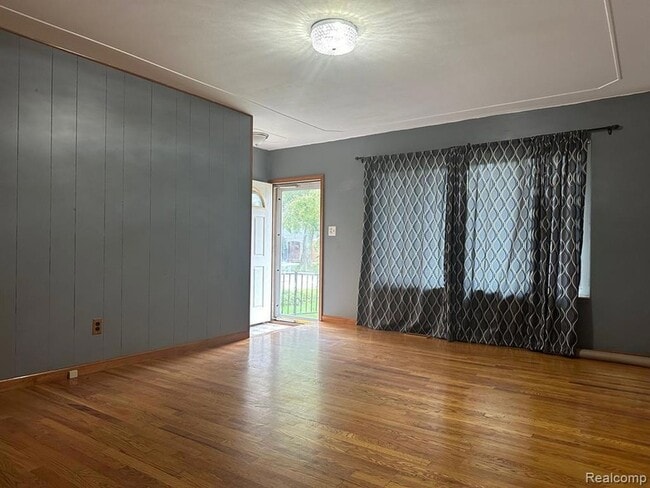 Building Photo - 29543 Eiffel Ave