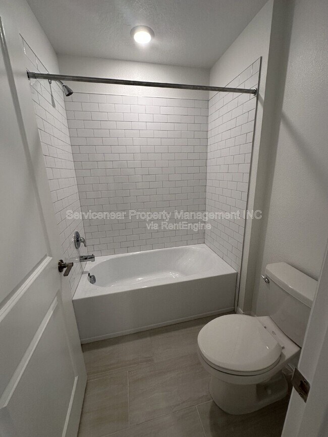 Building Photo - 8519 Sea Ray Run