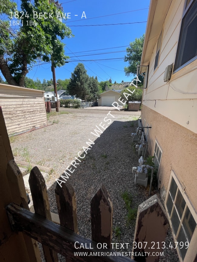 Building Photo - 1824 Beck Ave