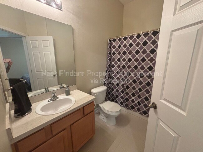 Building Photo - 13339 Solar Dr
