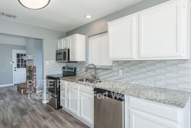 Building Photo - 3720 Garden Springs Dr
