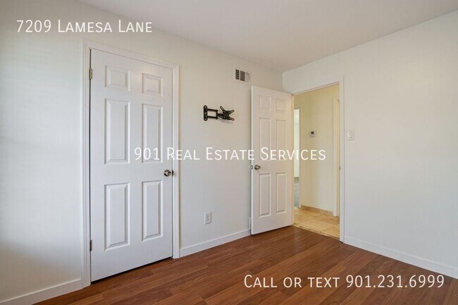 Building Photo - 7209 Lamesa Ln