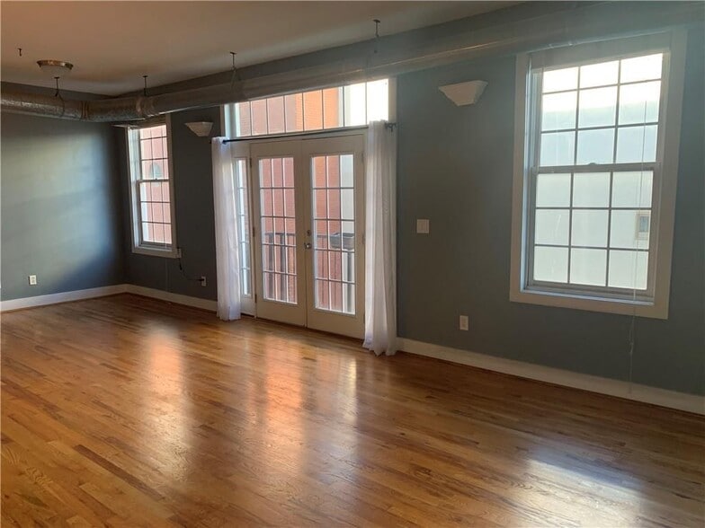 Building Photo - 1029 Piedmont Ave NE