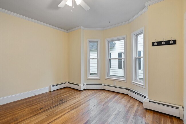 Building Photo - 99 William St