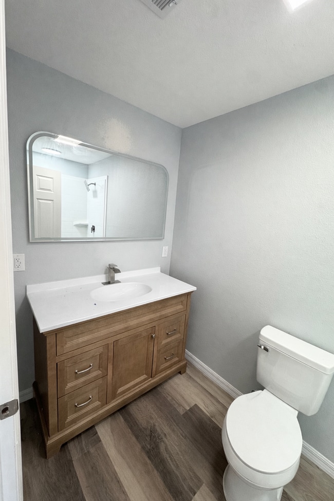 Building Photo - GORGEOUS REMODELED 3BR/2BA Zephyrhills Home with HUGE SCREENED IN PORCH and Shed