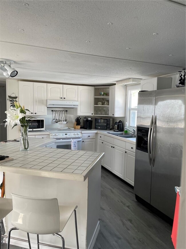 Building Photo - 362 Oleander Dr