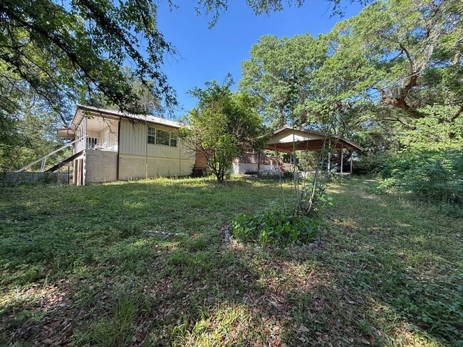 Building Photo - Milton / Pace - 3 bedroom, 2 bathroom