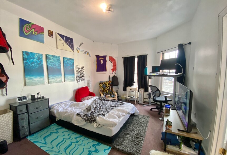 Building Photo - 526 Harvard St