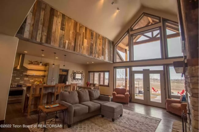 Building Photo - Stunning Seasonal Rental on 5.18 Acres – B...
