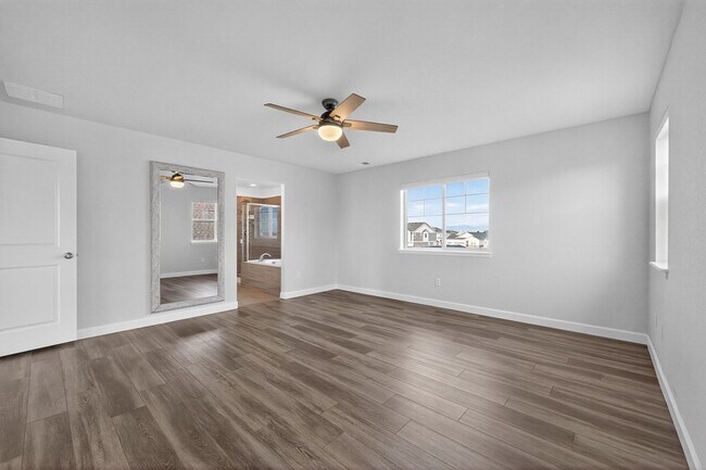 Building Photo - 590 Pikes View Dr