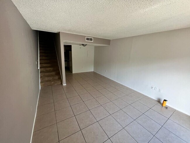 Building Photo - 4113 S Semoran Blvd