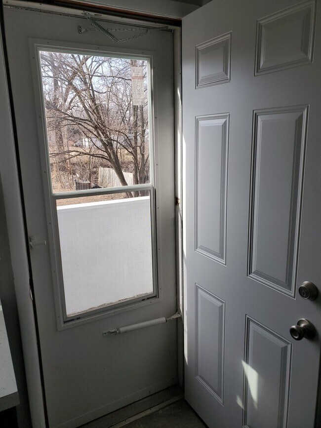 Building Photo - SL KSR1012