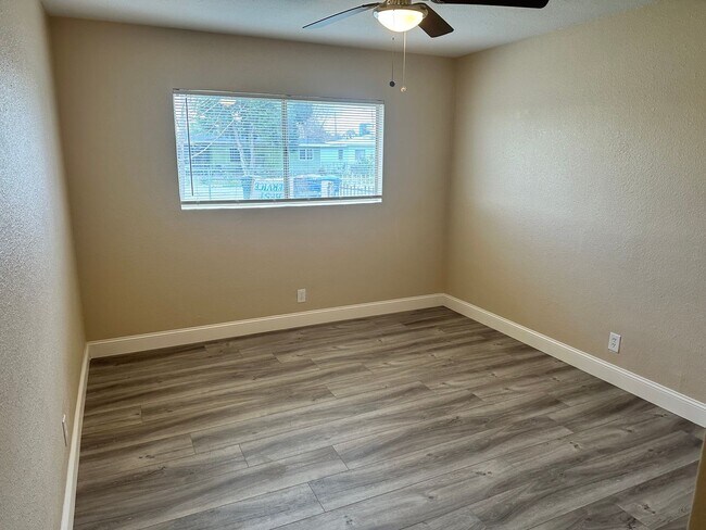 Building Photo - This cute home won't last long with a new ...