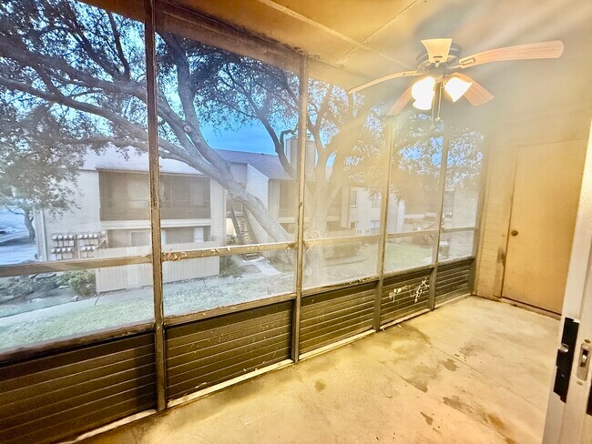 Building Photo - 10555 Turtlewood Ct