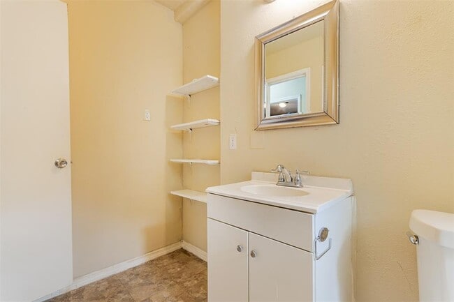 Building Photo - 10601 Murr Way