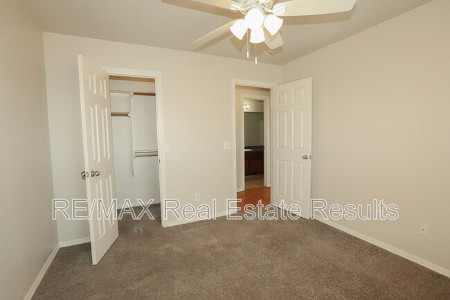 Building Photo - 1592 Hutchinson St