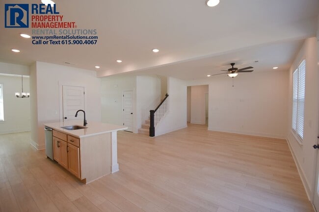 Building Photo - Gorgeous 3 bd home in Murfreesboro off of Veterans Pkwy. Loft and Office!